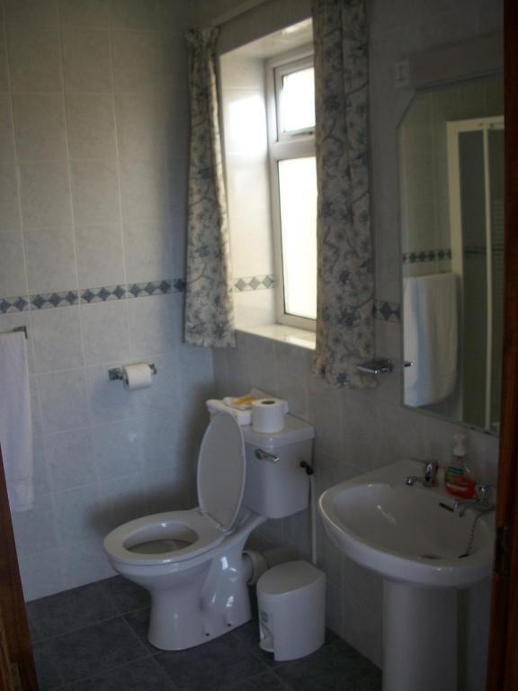 Seashore Lodge Guesthouse Galway Habitación foto